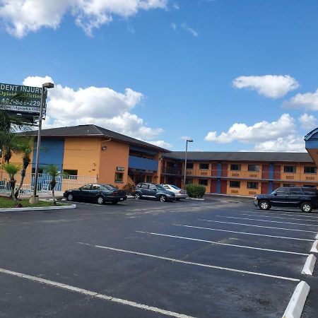 Rodeway Inn Forest City Bagian luar foto