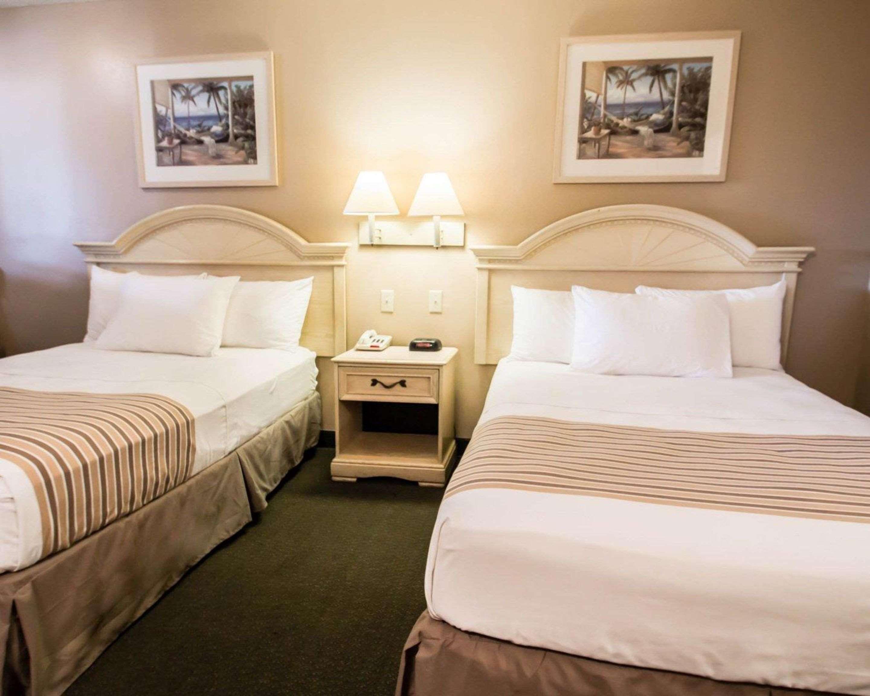 Rodeway Inn Forest City Bagian luar foto
