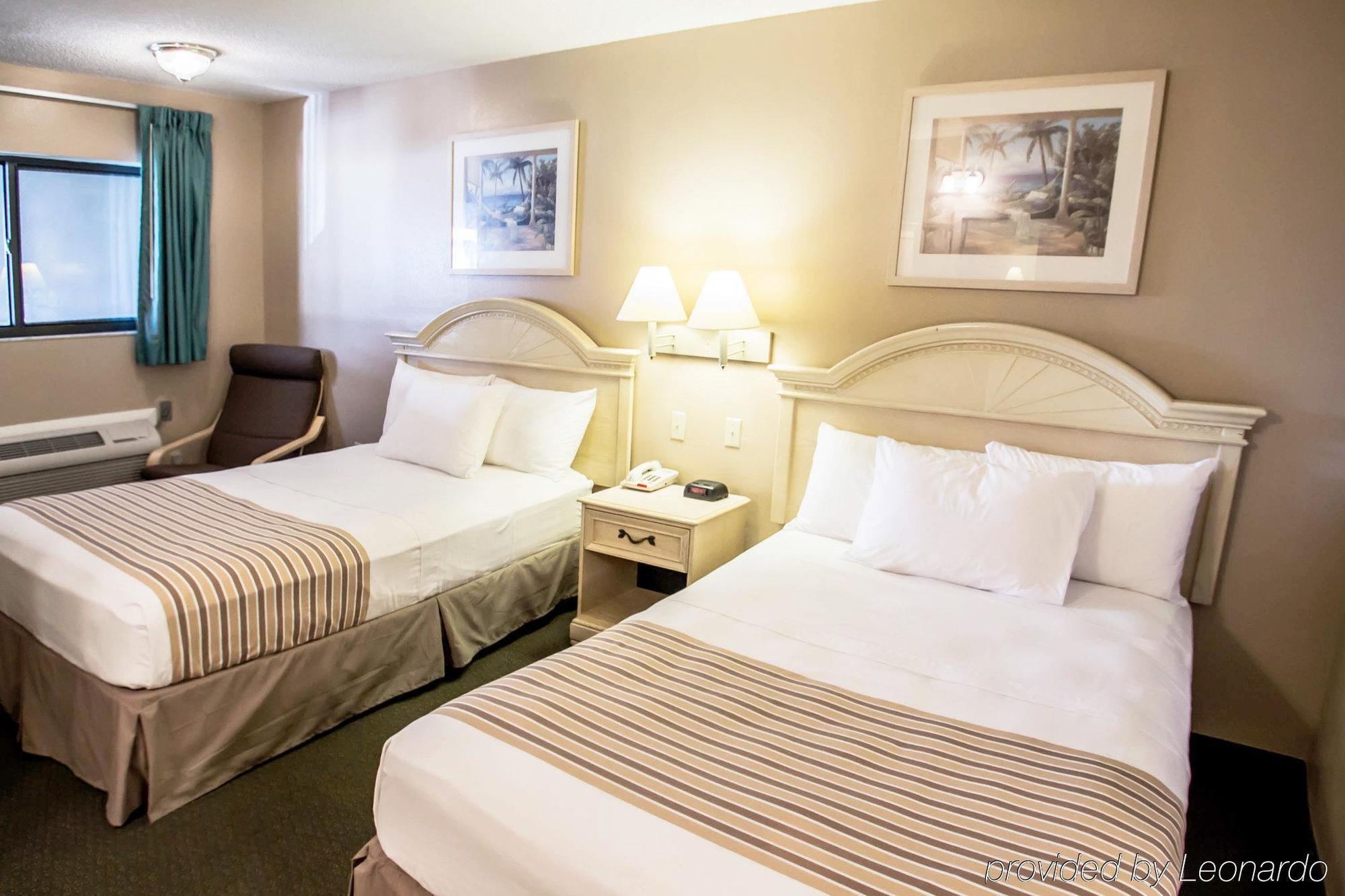 Rodeway Inn Forest City Bagian luar foto