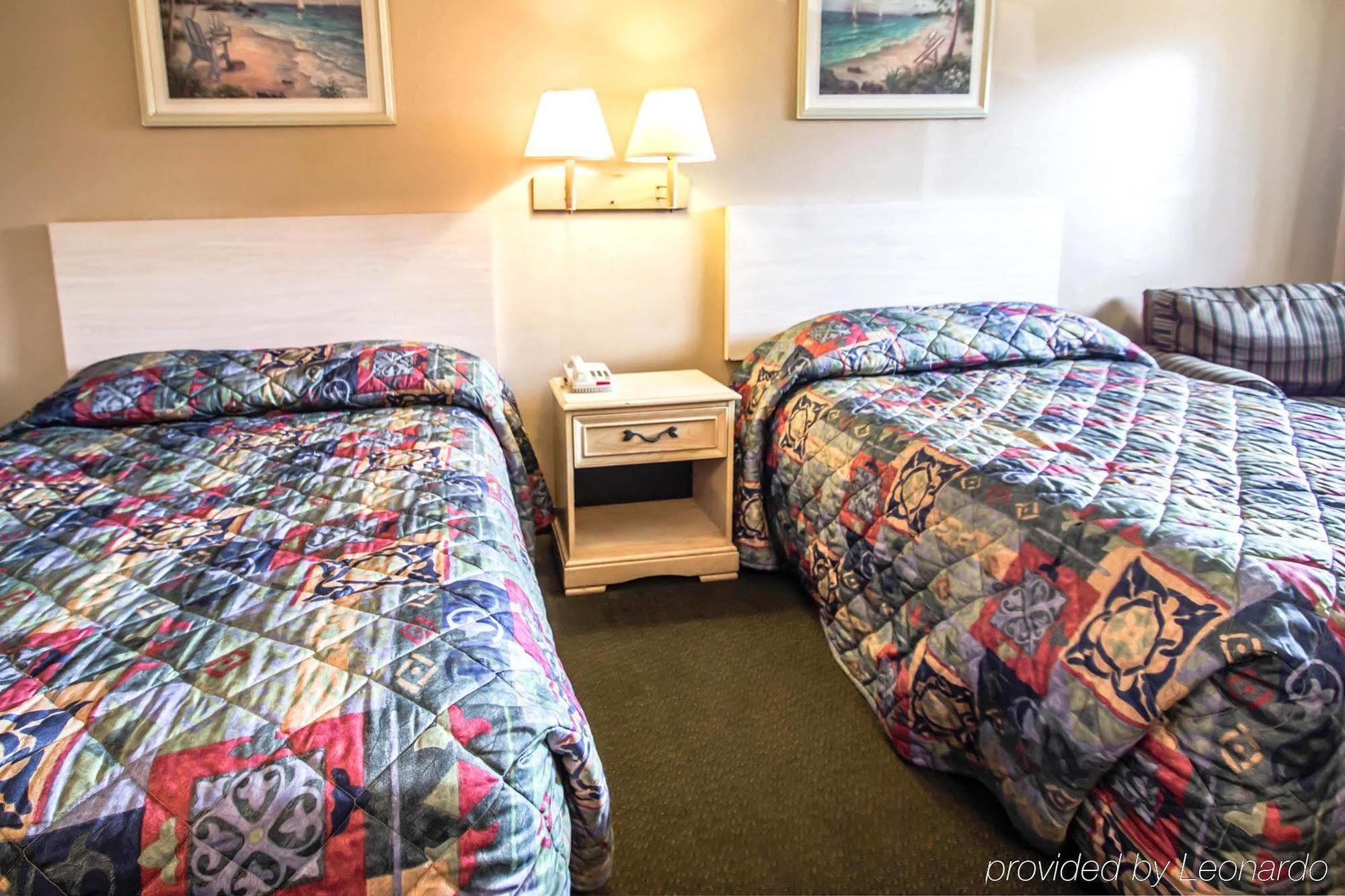 Rodeway Inn Forest City Bagian luar foto